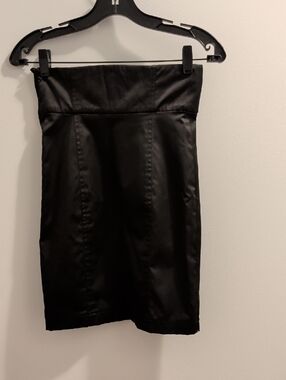 H&M Black Satin Pencil Skirt